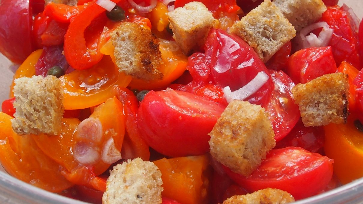 Sałatka z pomidorów i pieczonej papryki