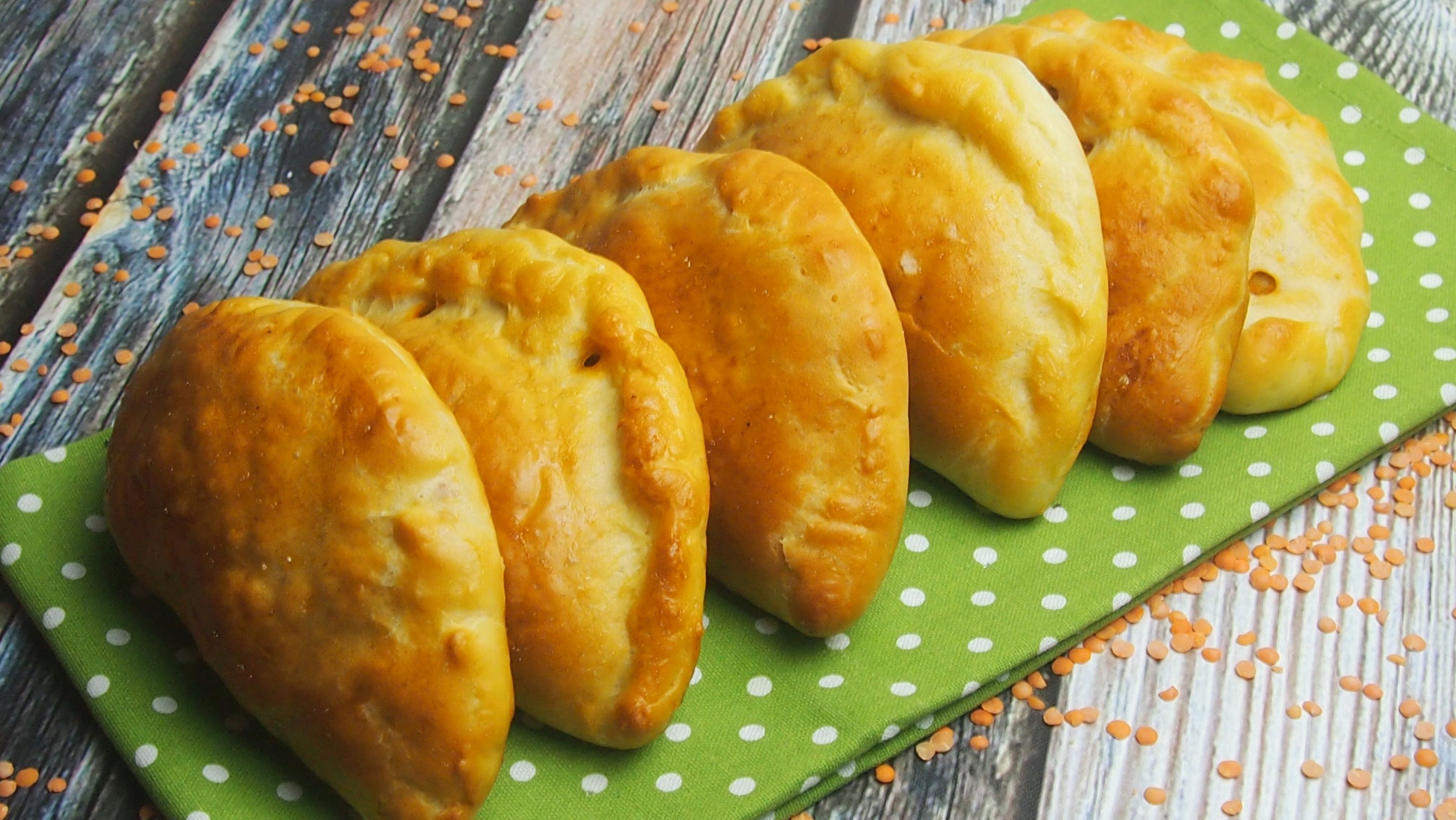 Pieczone pierogi z soczewicą