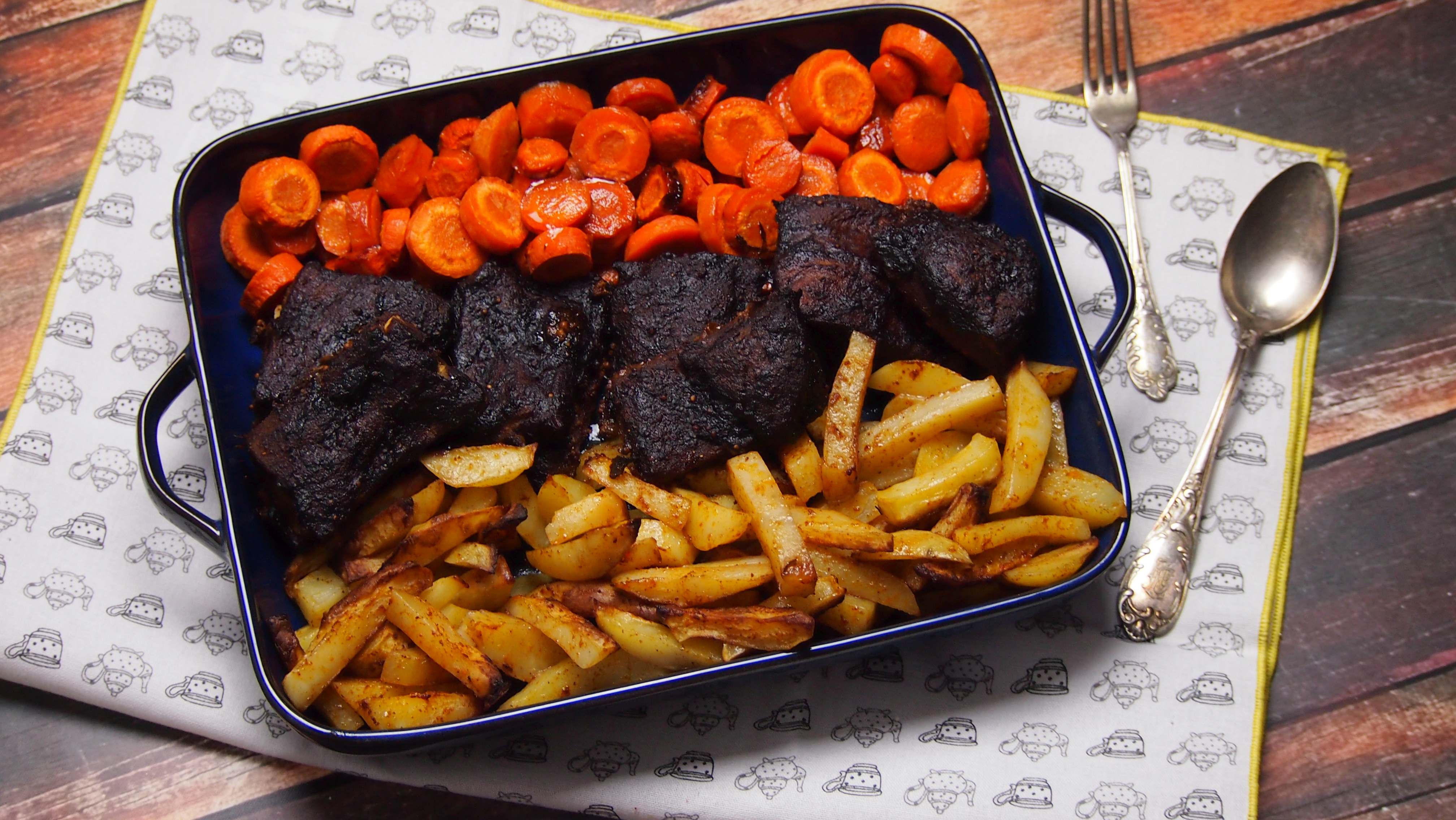 Żeberka wolno pieczone w sosie barbecue
